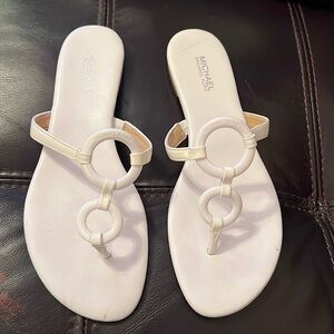 Michael Kors Claudia Flat Patent leather tong sandals